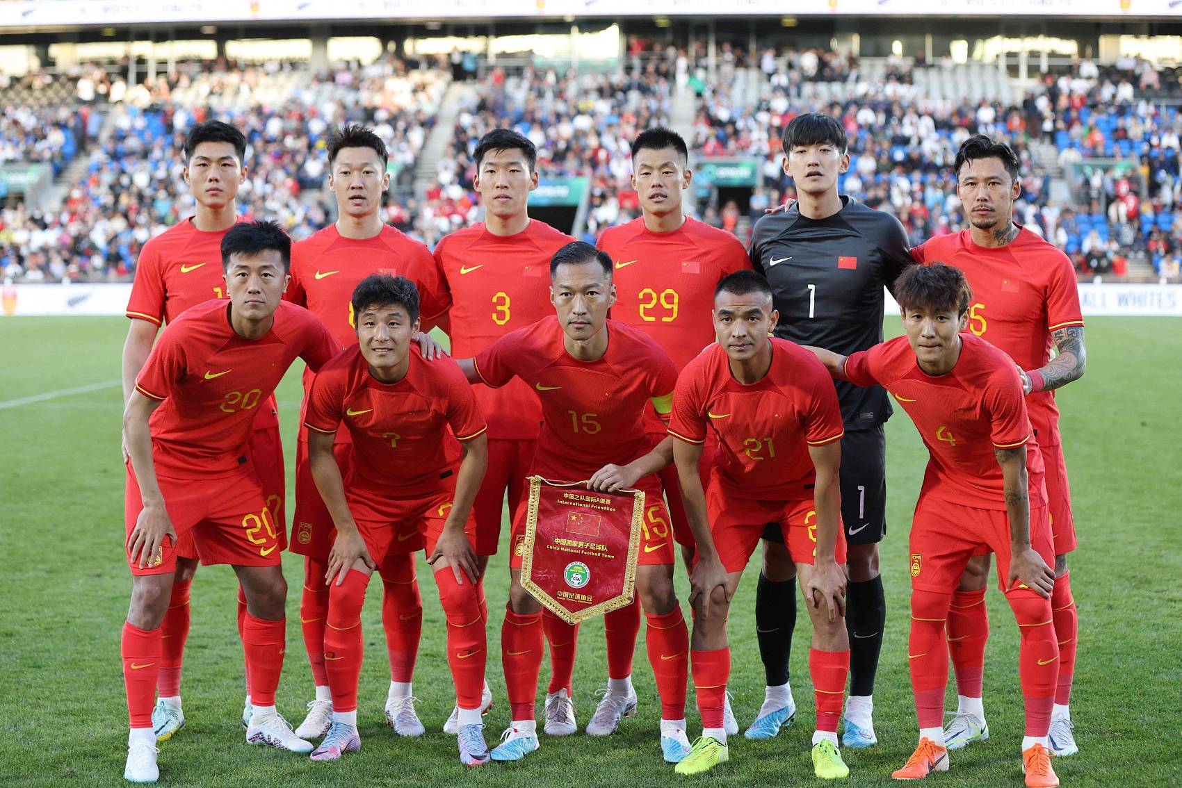 国际足球赛事中中国国家队实现历史性突破的简单介绍