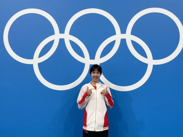 巴西游泳选手大放异彩，获得第二金