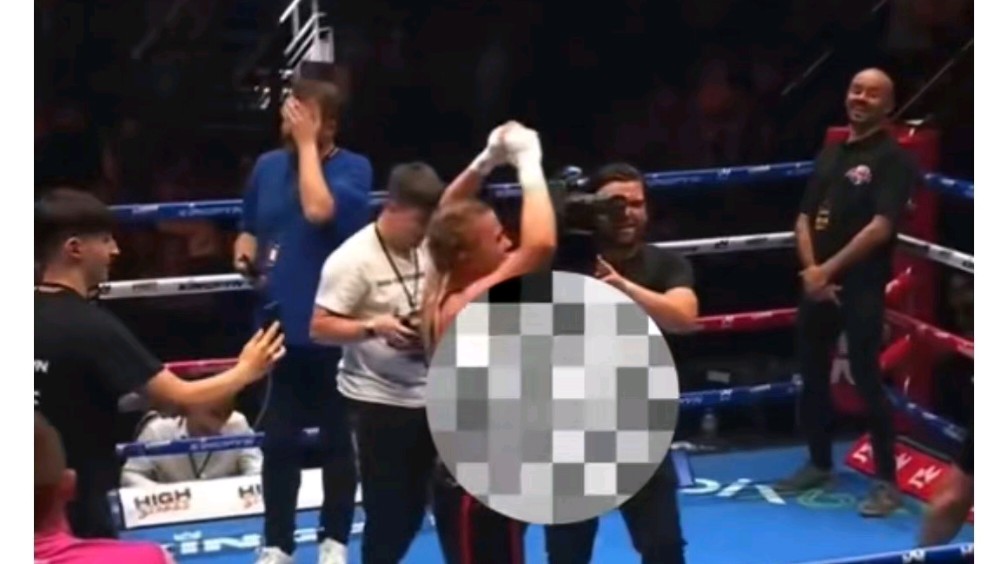 关于球星爆发！拳击赛场再现神级操作的信息