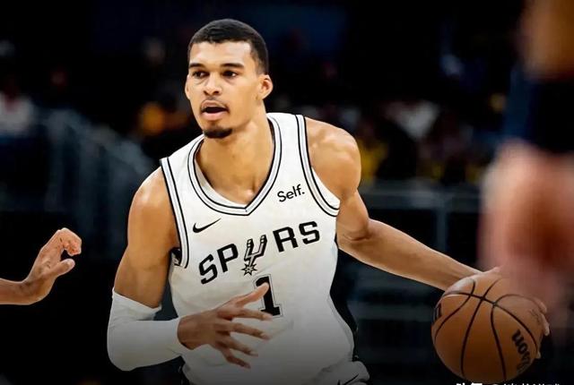 马刺绝杀天津队，西亚卡姆状态火热