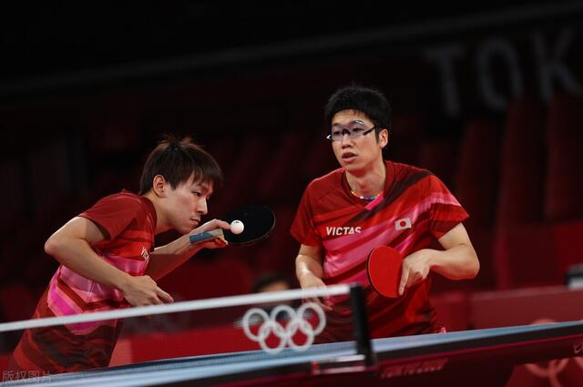 德国队翻盘英格兰队,张本智和统治全场 德国队翻盘英格兰队,张本智和统治全场