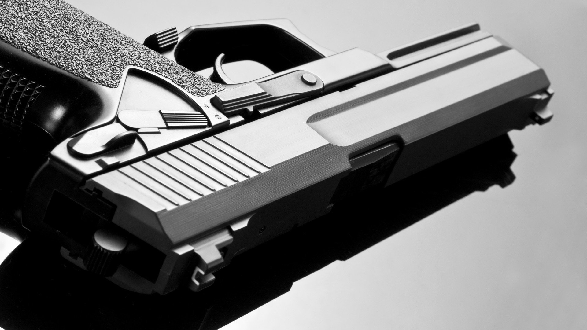 牙买加惊雷撼动安菲尔德,德里赫特灯塔照亮亚平宁—足球世界新旧秩序的无声角力